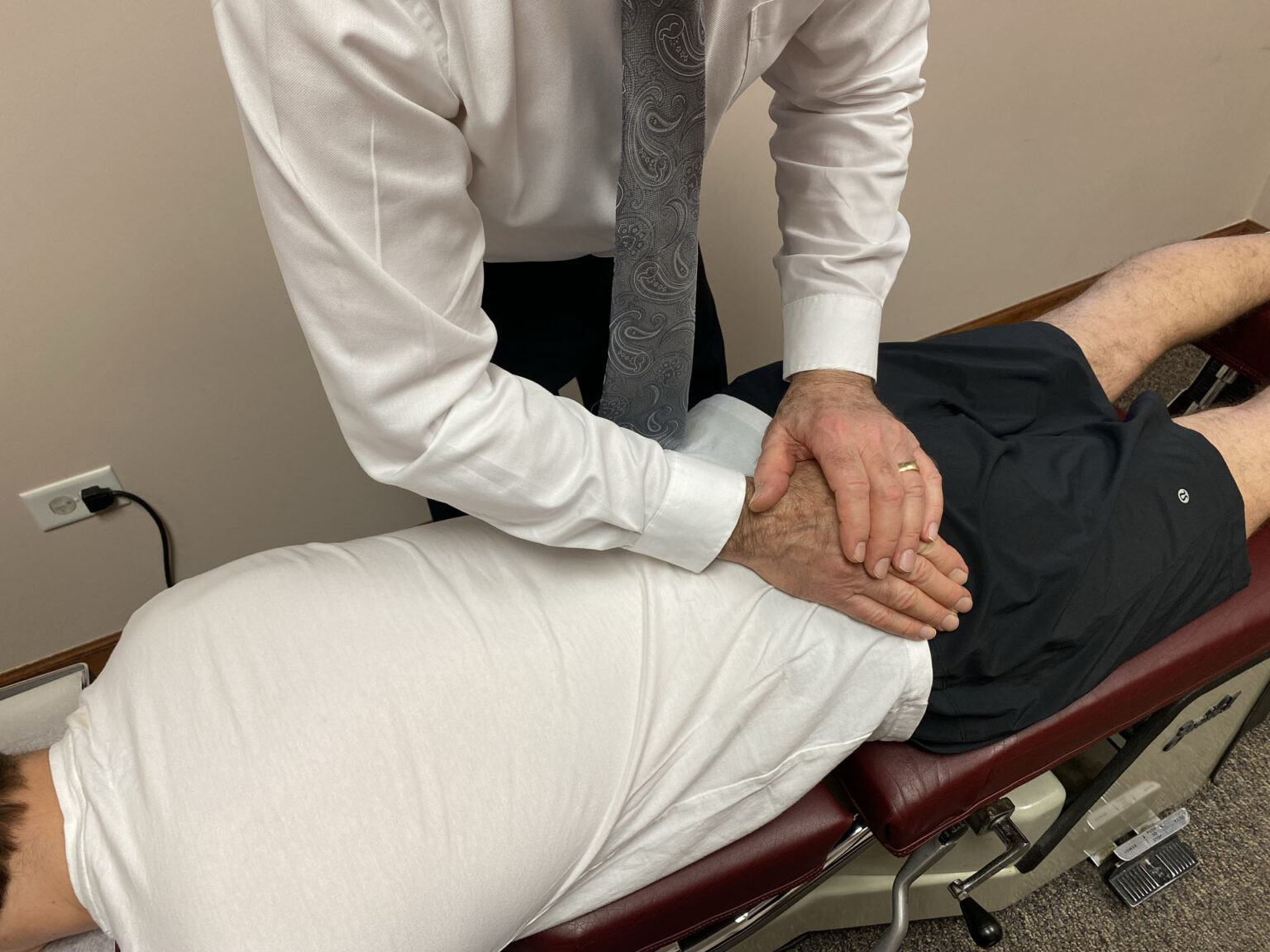 Si joint specialists near me